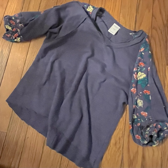 Blue Flowered Sleeves Girls 7/8 Med. V-Neck Arizona Jean Co. Long-Sleeve Shirt - Picture 1 of 12